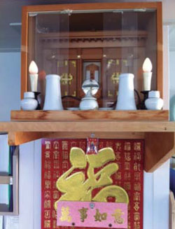 Altar chino en un bulkcarrier.